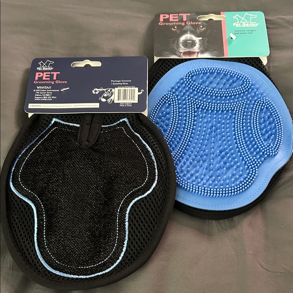2 Pet Grooming Gloves Set - Black and Blue